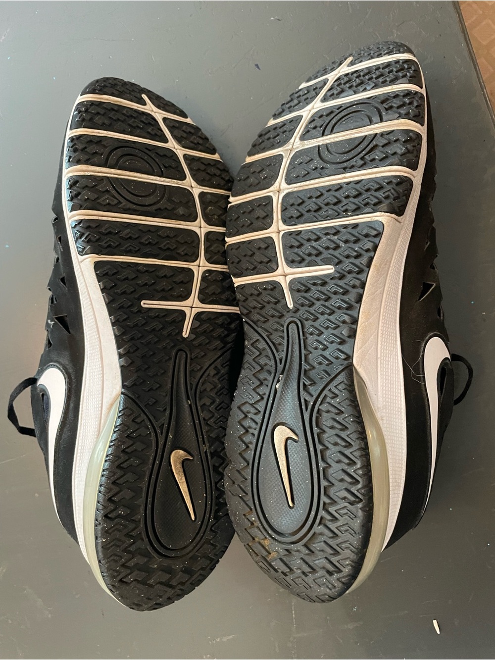 Nike Men's Black and White Athletic Trainers size 12 - Picture 5 of 6